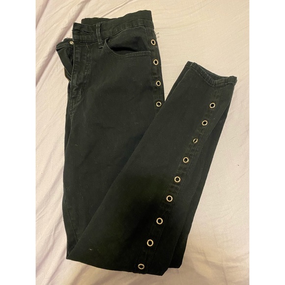 BDG Jeans - Picture 3 of 3